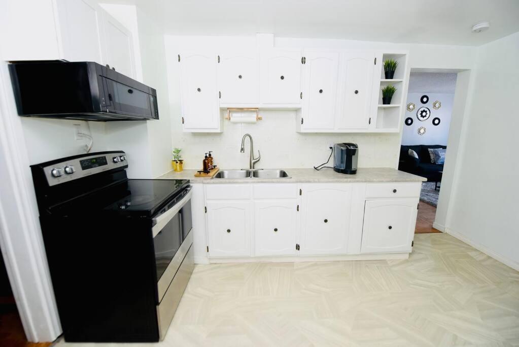 Prime Location Duo Nest & Rest Apartment Kingston Luaran gambar